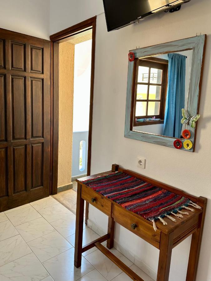 Bonatsa Rooms Palaiochora Exterior foto