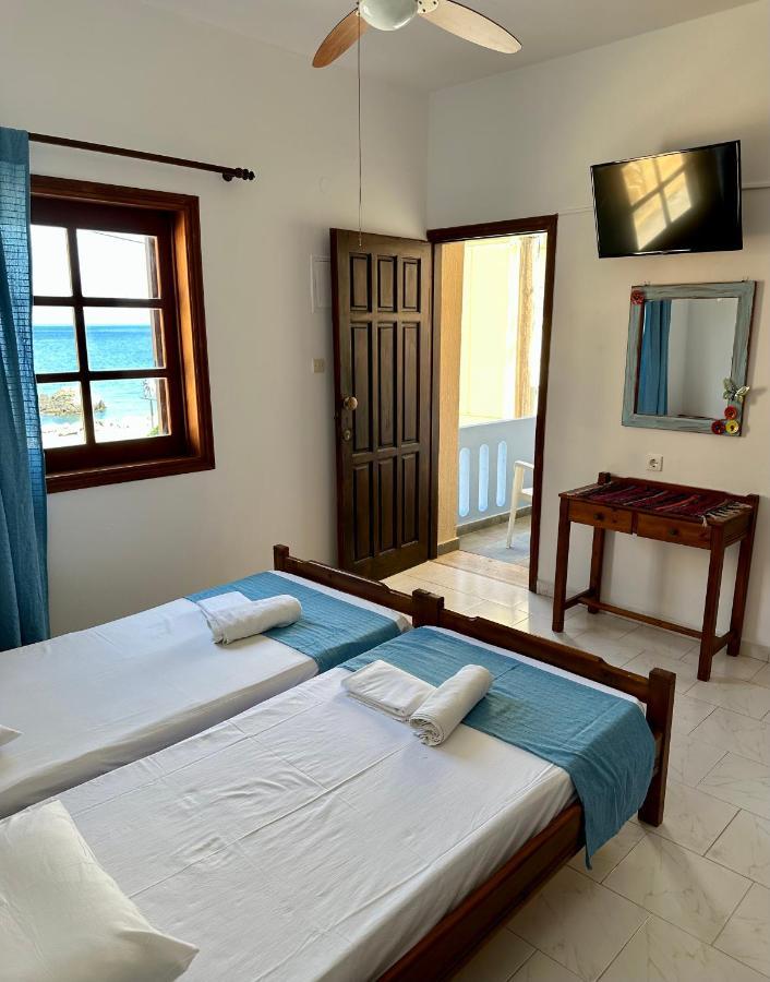 Bonatsa Rooms Palaiochora Exterior foto