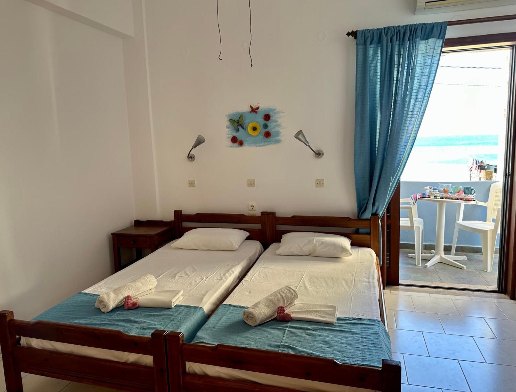 Bonatsa Rooms Palaiochora Exterior foto
