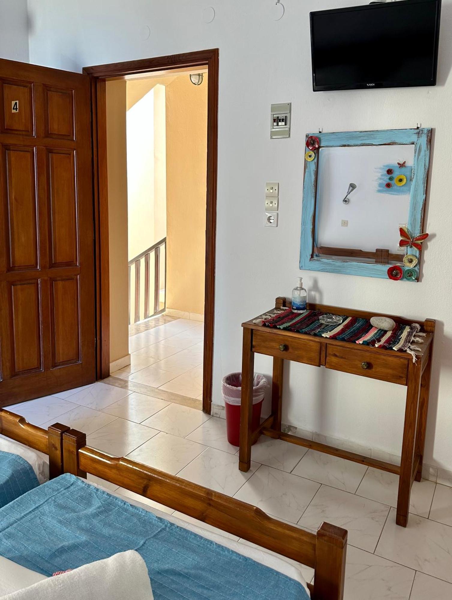 Bonatsa Rooms Palaiochora Exterior foto